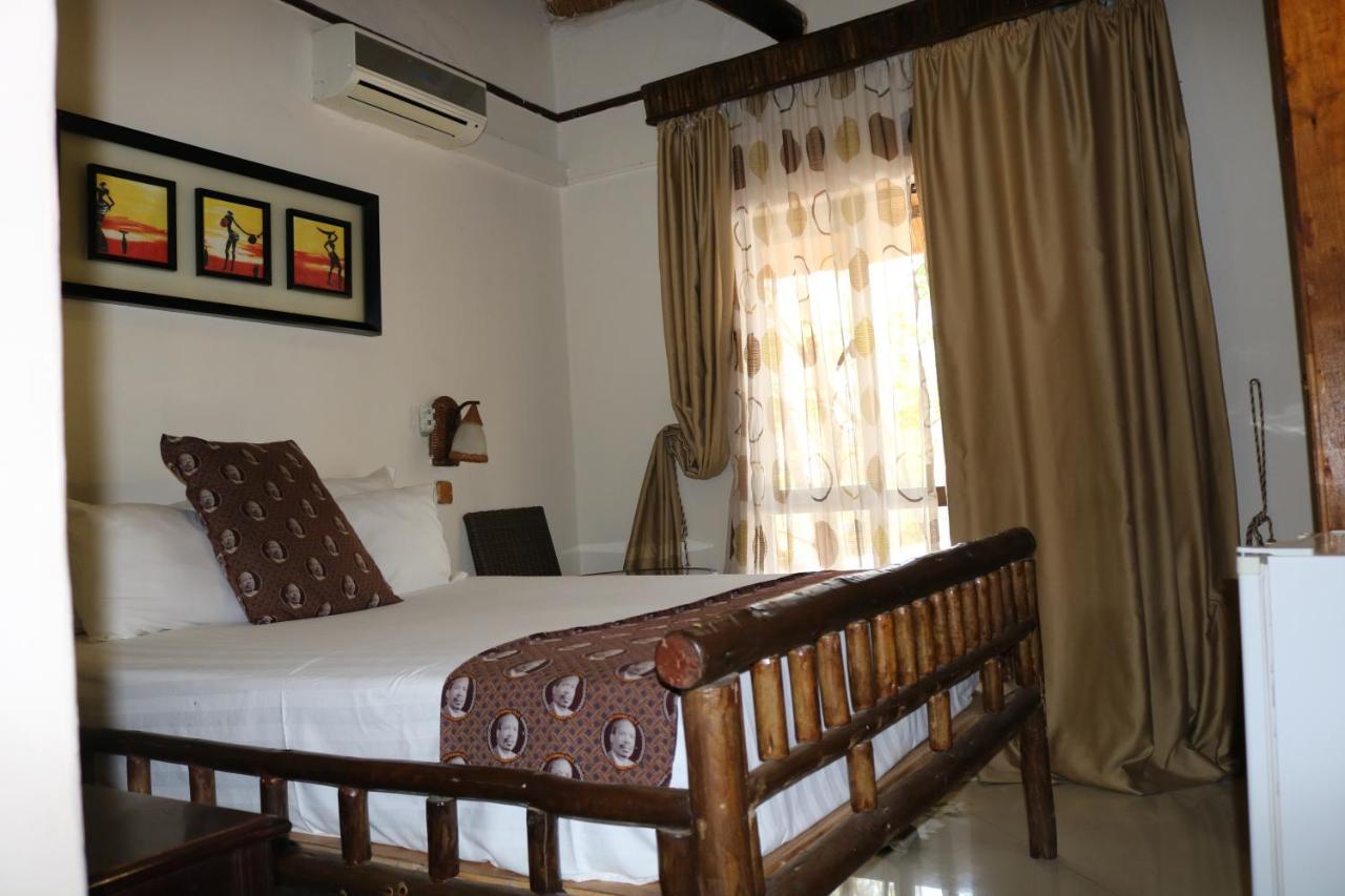 African Home Hotel Gaborone Exteriör bild